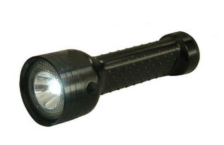 JW7500固態(tài)免維護(hù)強(qiáng)力電筒 防雷設(shè)備市場的高效照明解決方案與經(jīng)銷網(wǎng)絡(luò)